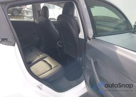 2022 Tesla Model Y Long Range Dual Motor All-Wheel Drive z USA, uszkodzony, nr VIN 7SAYGDEE2NF367505